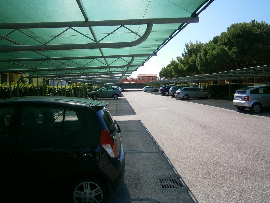 Villaggio Laguna - Agenzia Cocal カオルレ エクステリア 写真